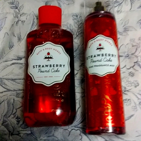Bath & Body Works Other - BBW Strawberry Poundcake Set